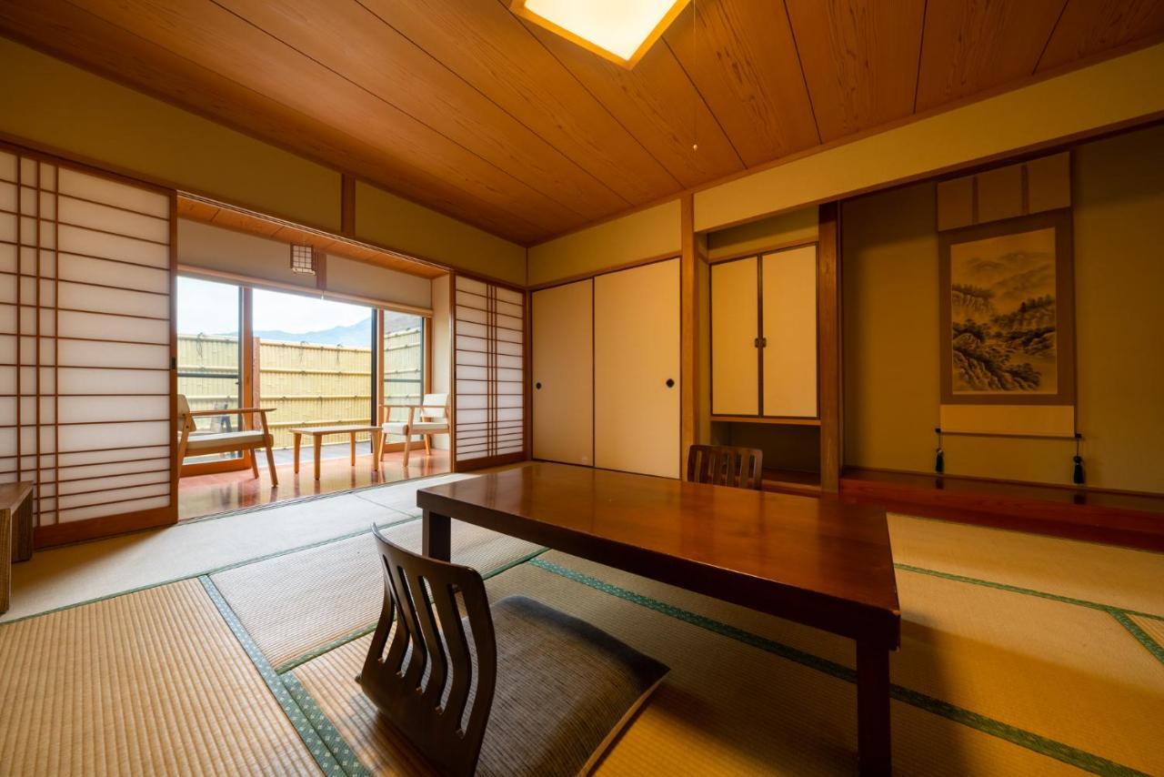 Ryokan Yamanami Yufu Eksteriør bilde